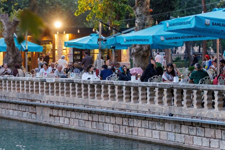 Şanlıurfa’da Balıklıgöl’ün Yeni Gözdesi Halilürrahman Sosyal Tesisleri Oldu (5)