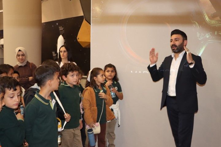 Şanlıurfa’da İlkokul Öğrencileri Battani Uzay Ve Havacılık Bilim Merkezi’ni Ziyaret Etti (2)