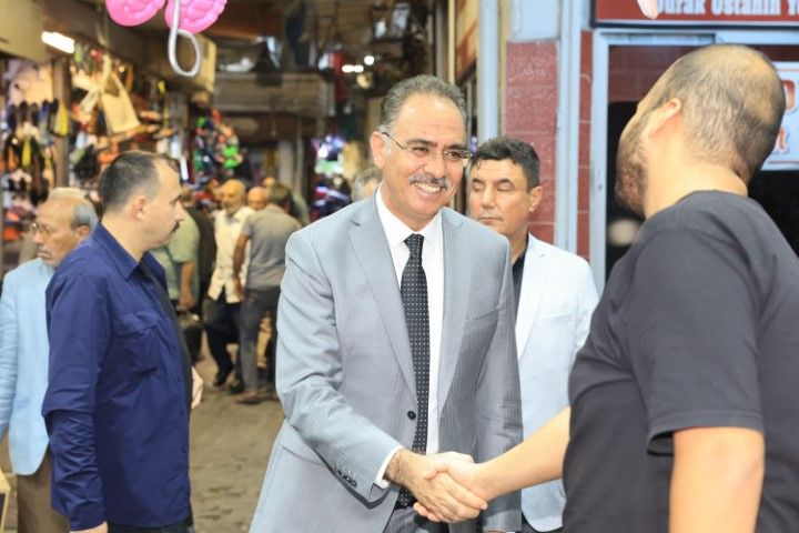 Şanlıurfa’nın Tarihi Çarşılarında Temizlik İçin Yeni Adım Esnaftan Tam Destek (4)